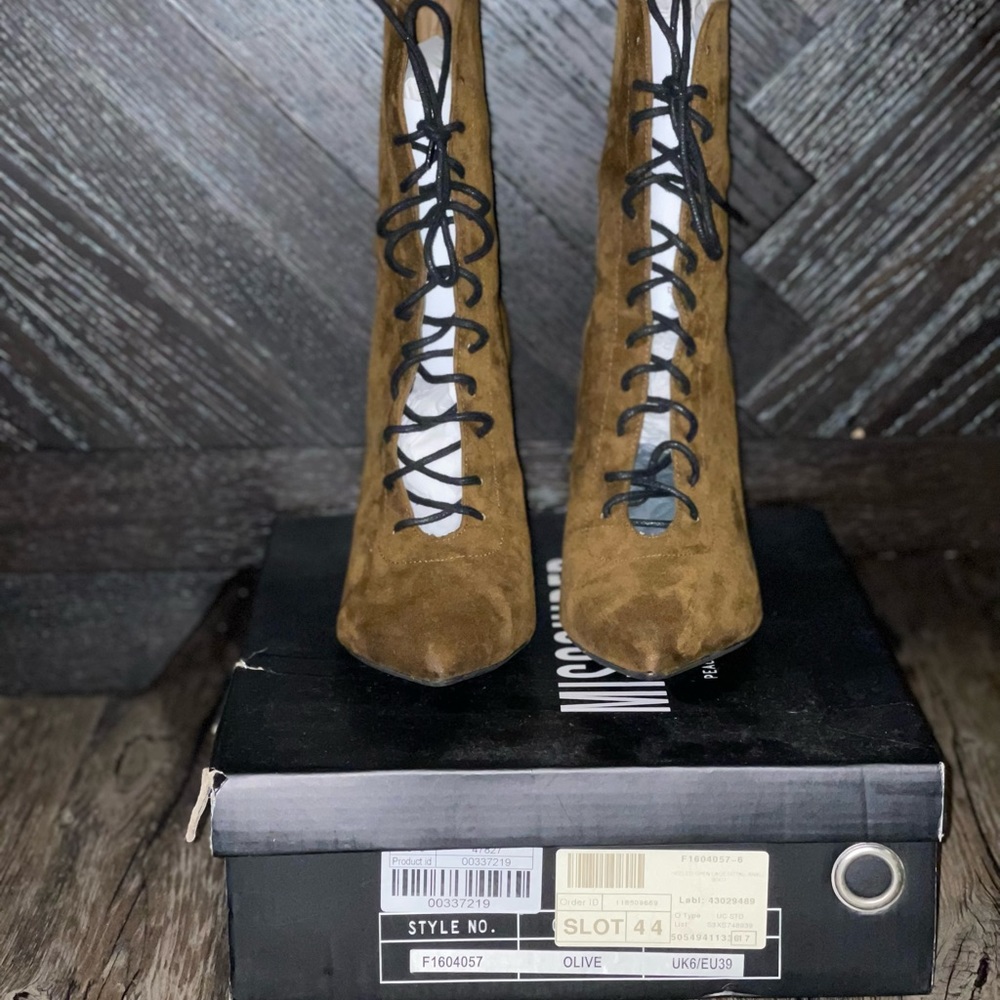 Ankle lace boots